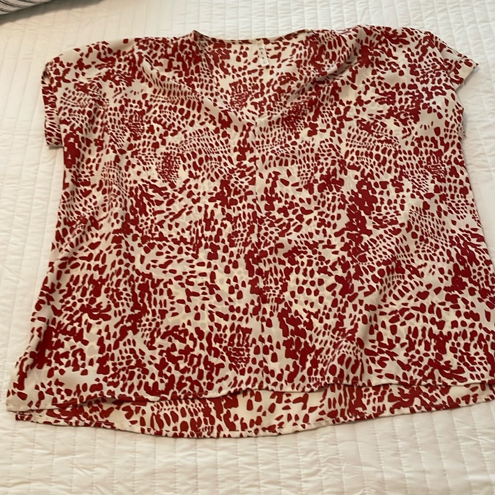 Abstract print MTS top.